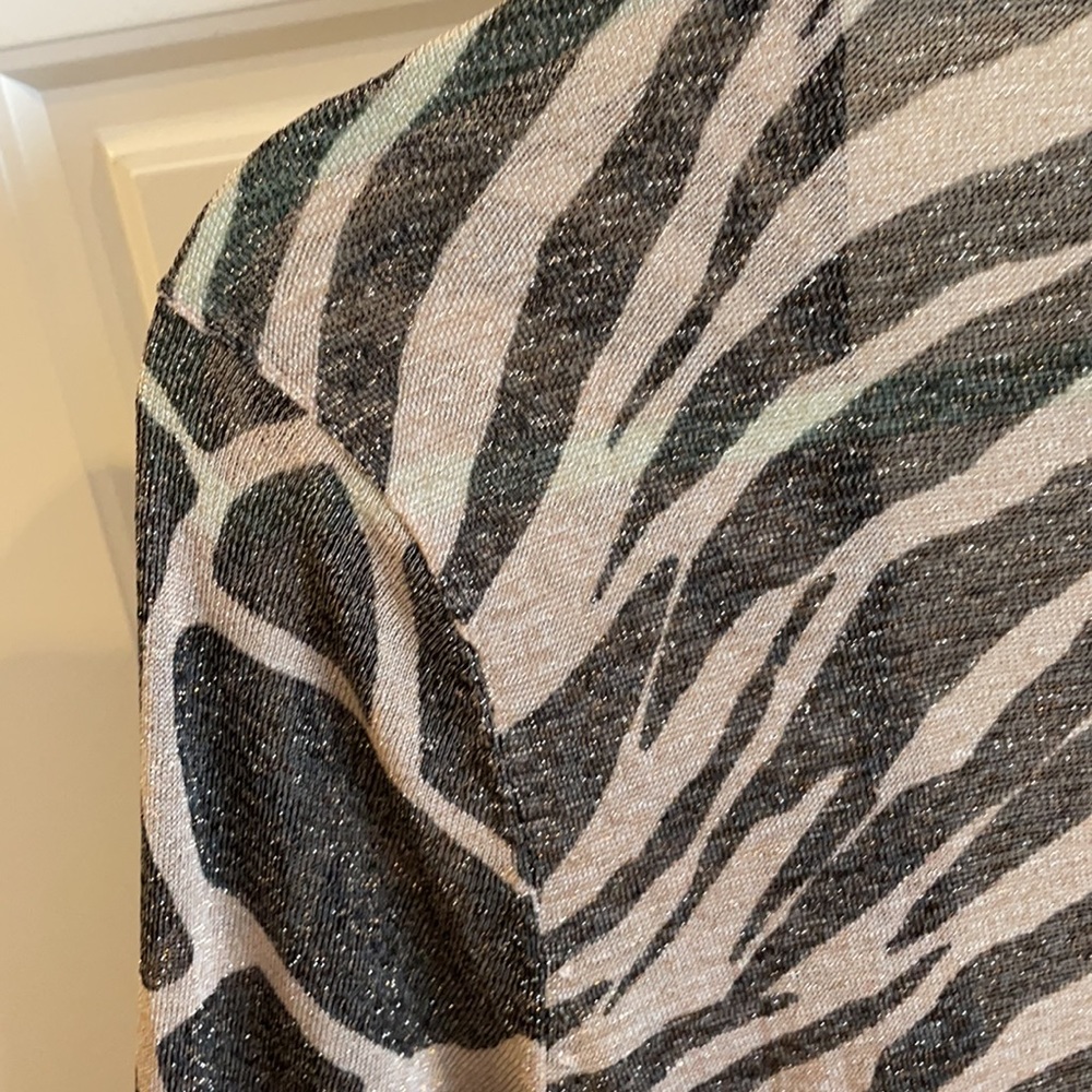 Zebra Completer Sweater - Picture 9 of 12